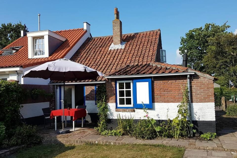 Charming house in Westenschouwen House in Burgh-Haamstede