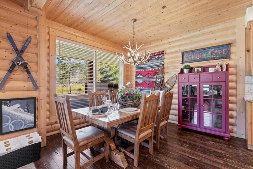Deer Valley - Hot Tub, Cabin Vibes, Great Views! Cabin in Park City