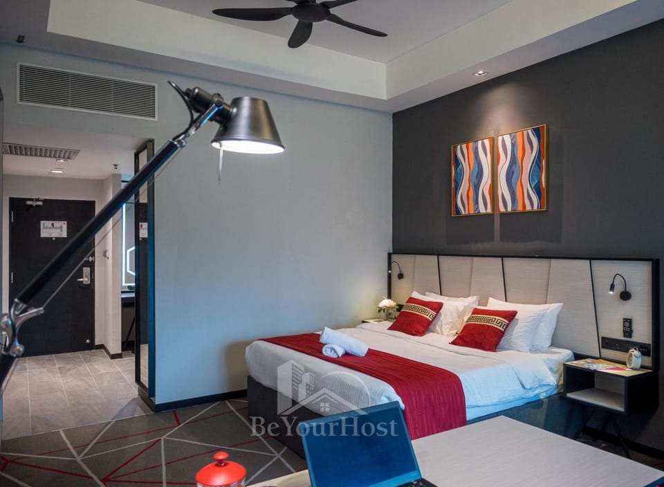 Bed, Photo of the whole room, Bedroom