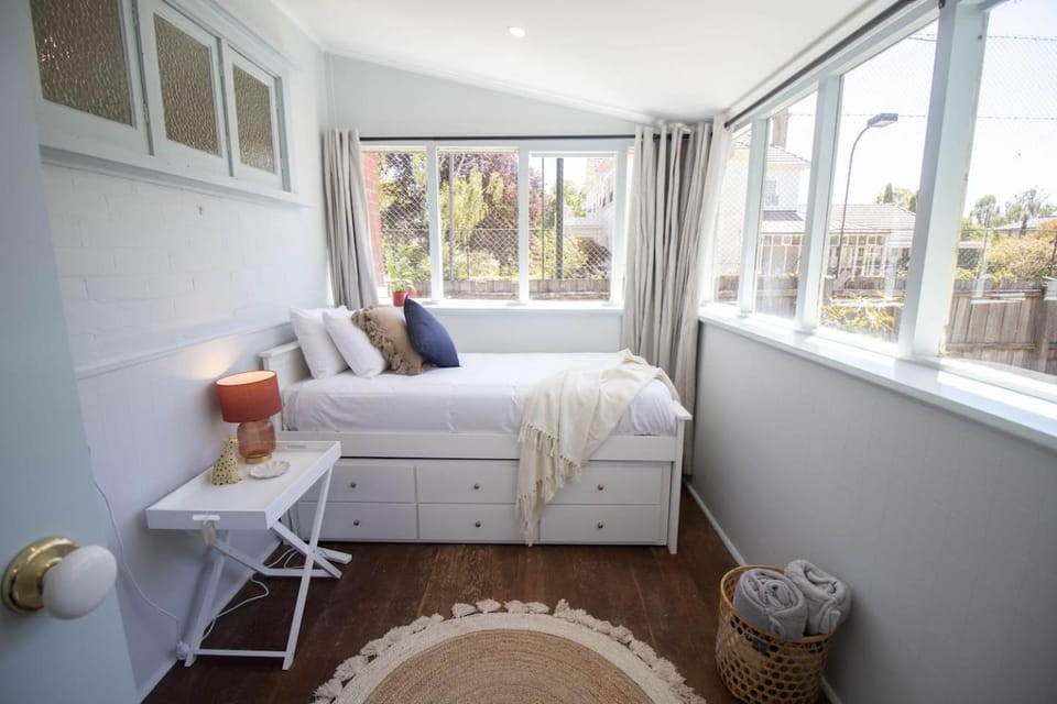 Parkside Spacious Central Family Retreat House in Ballarat