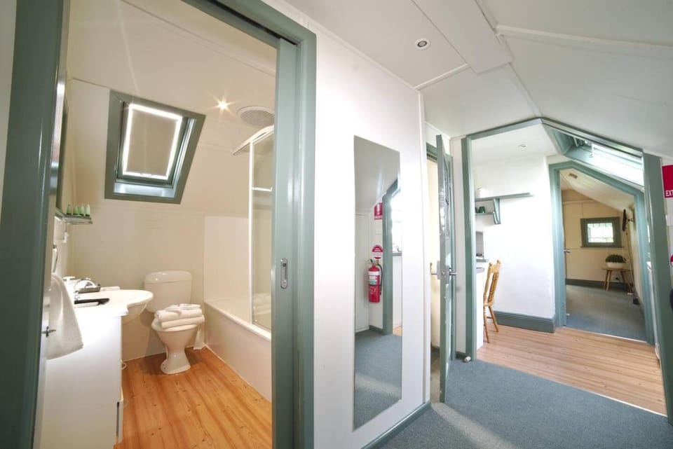 2 Bedroom Self Contained Apartment with Spa Apartment in Ballarat