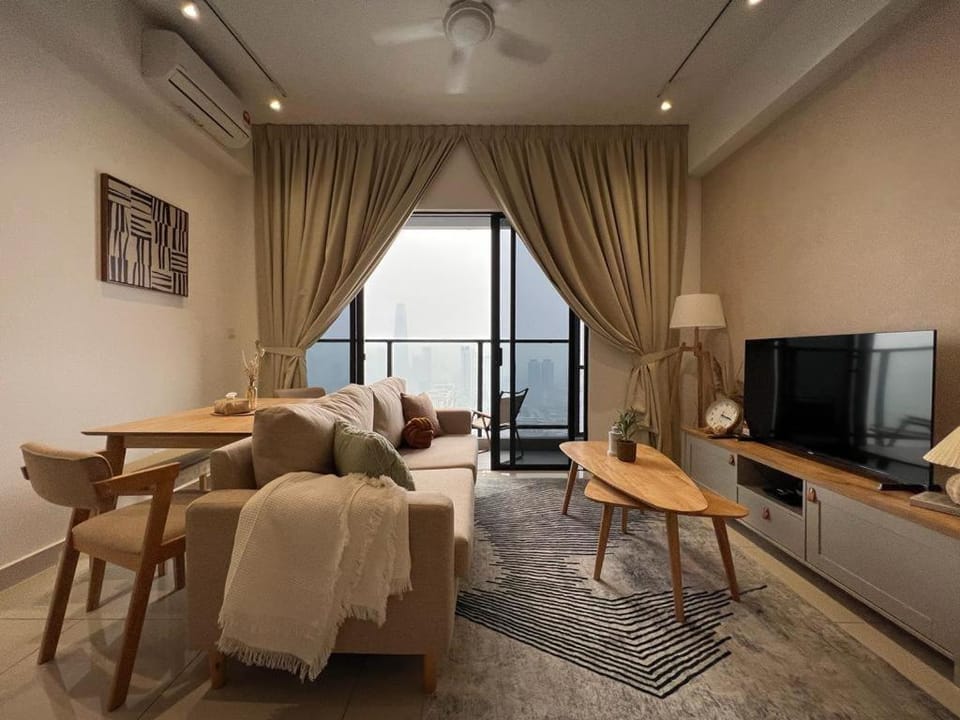 KLCity & KLCC View Modern Style 2R2B - 6 pax Apartment in Federal Territory of Kuala Lumpur