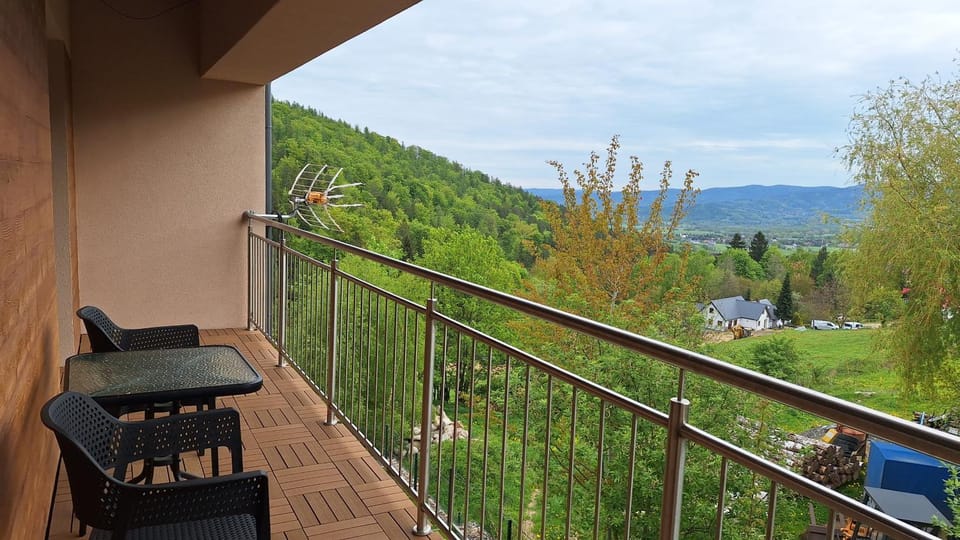 View (from property/room), Balcony/Terrace, Mountain view