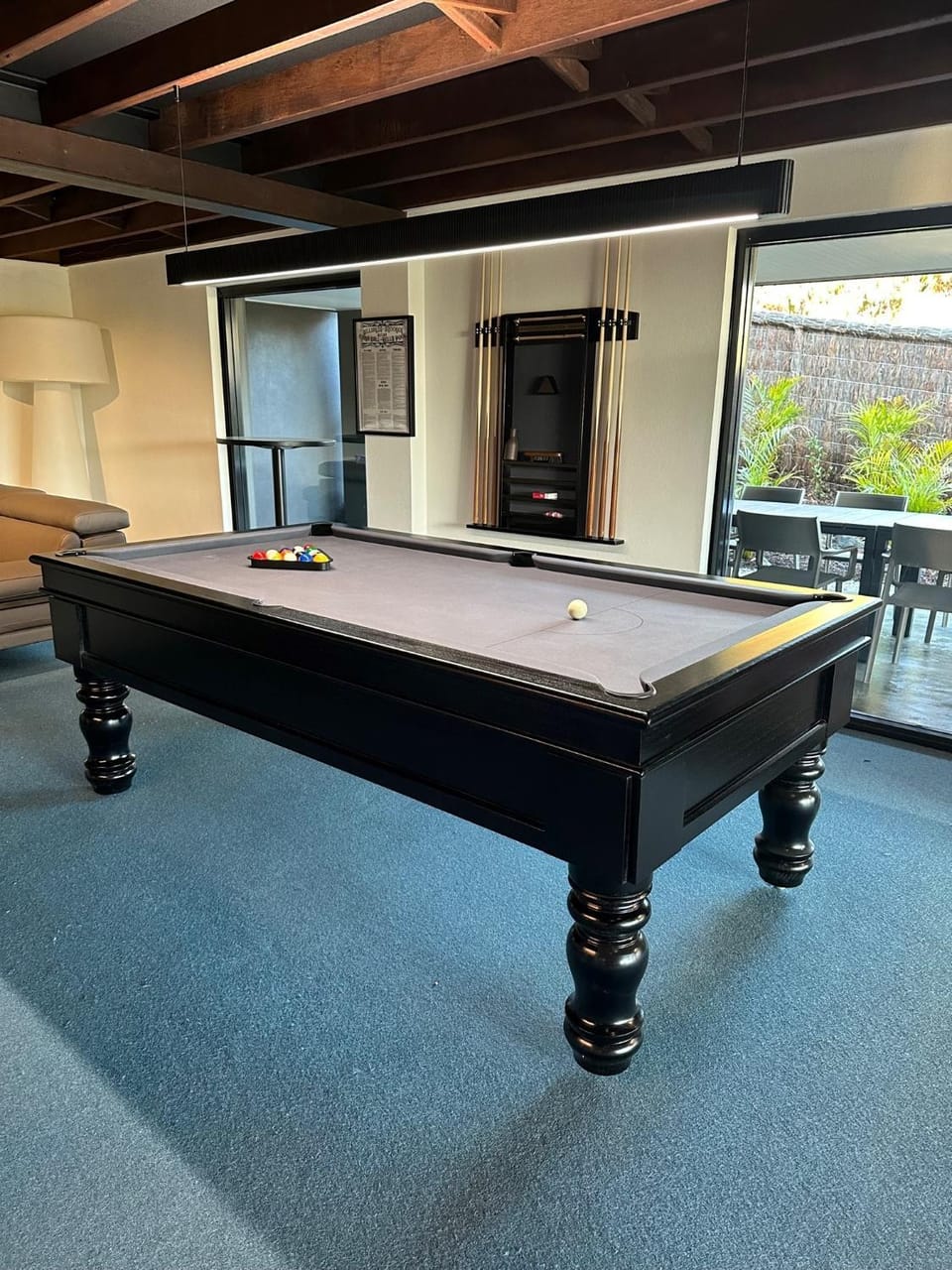 Billiard, Game Room