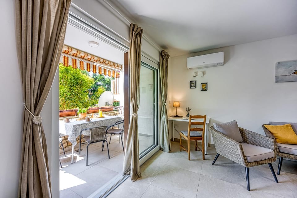 Balcony/Terrace, Living room