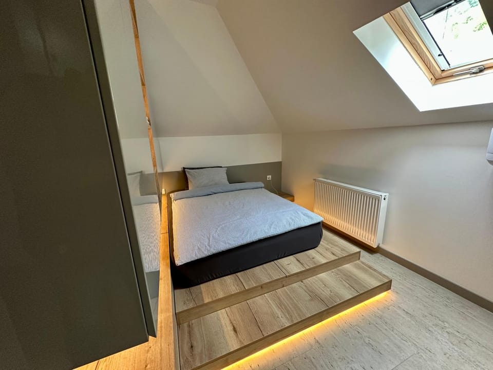 Bed, Bedroom