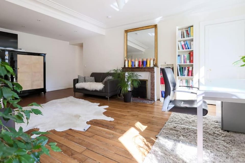 Central and Parisian style - 3 bedrooms Apartment in Paris