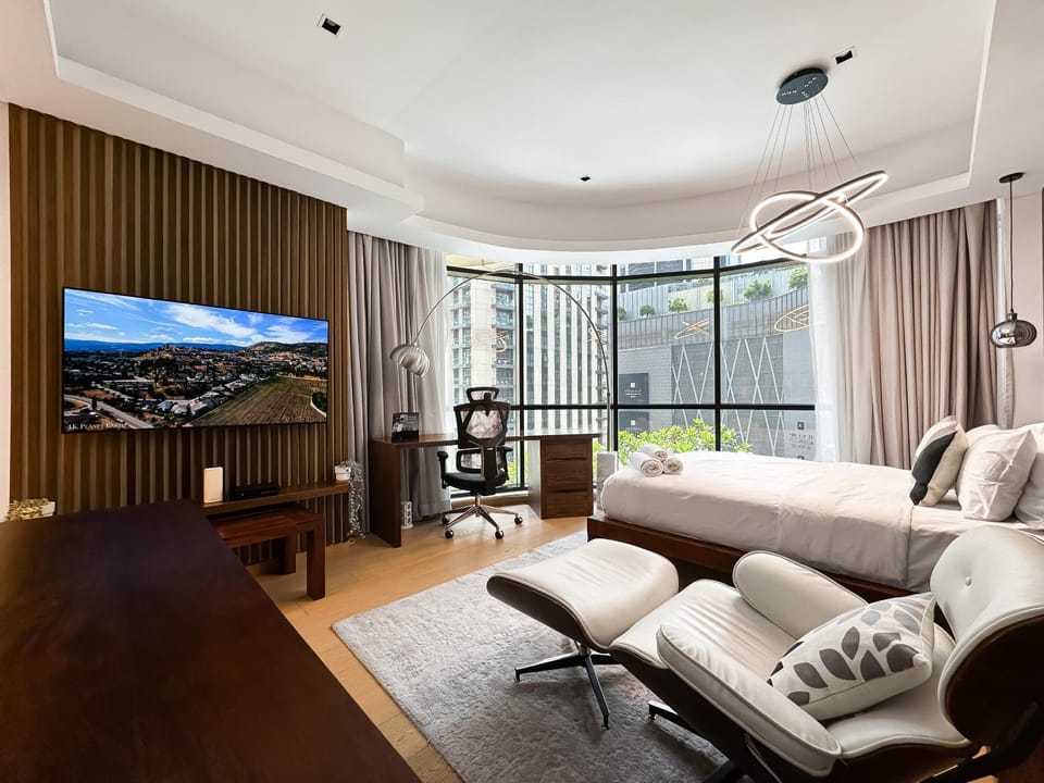 Trophy - Private Office Solace Suite Apartment in Dubai