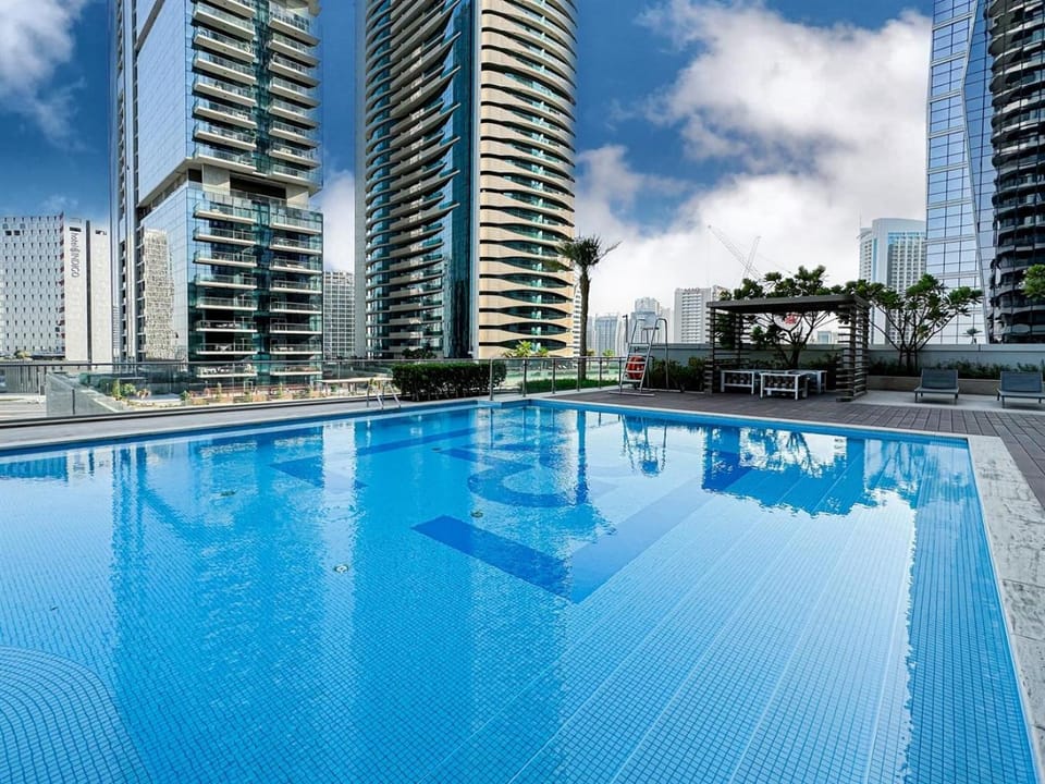 Trophy - Private Office Solace Suite Apartment in Dubai