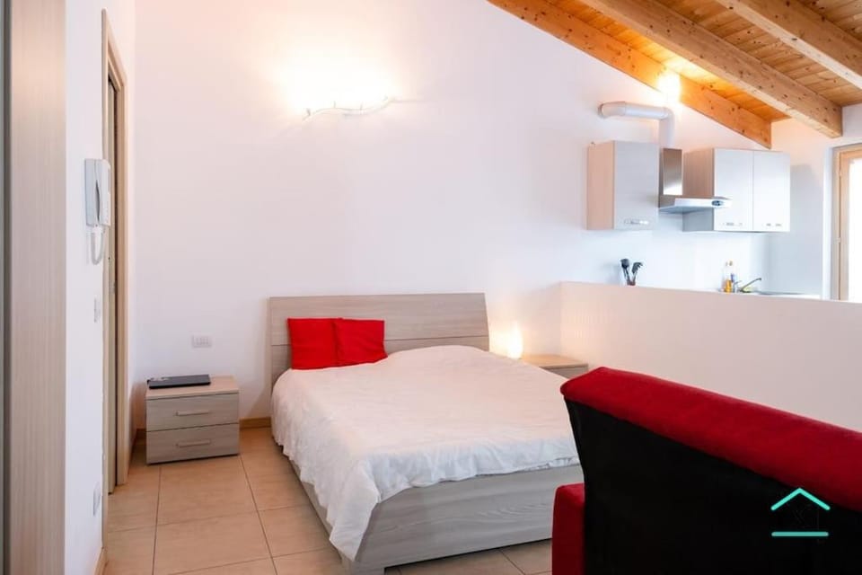 Bed, Kitchen or kitchenette, Photo of the whole room