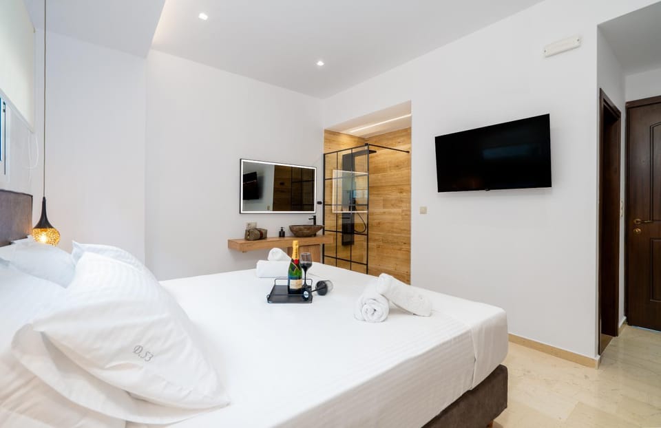 Bed, Bathroom, Bedroom