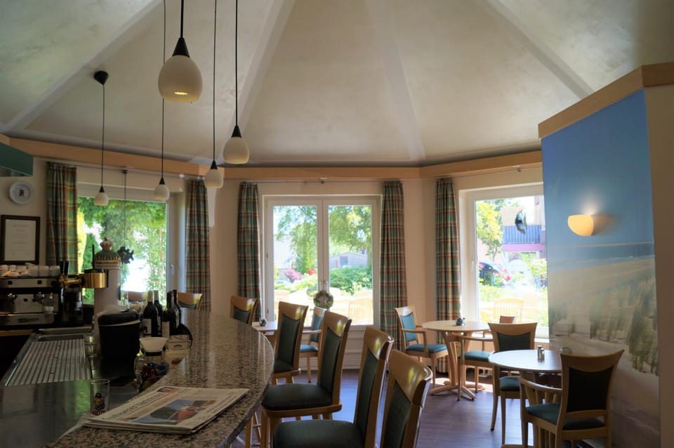 Lounge or bar, Other