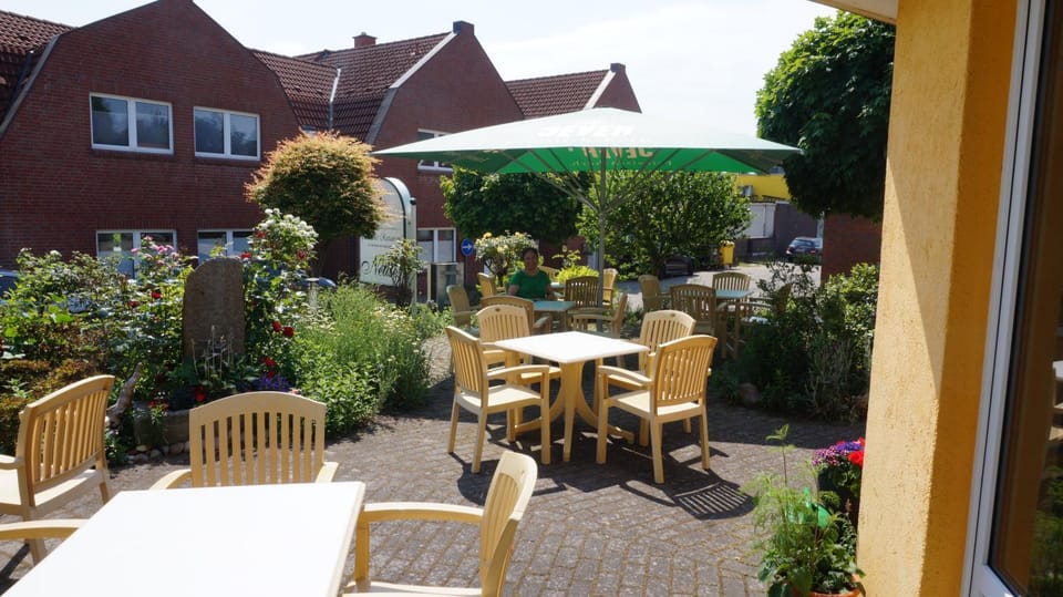 Restaurant/places to eat, Garden