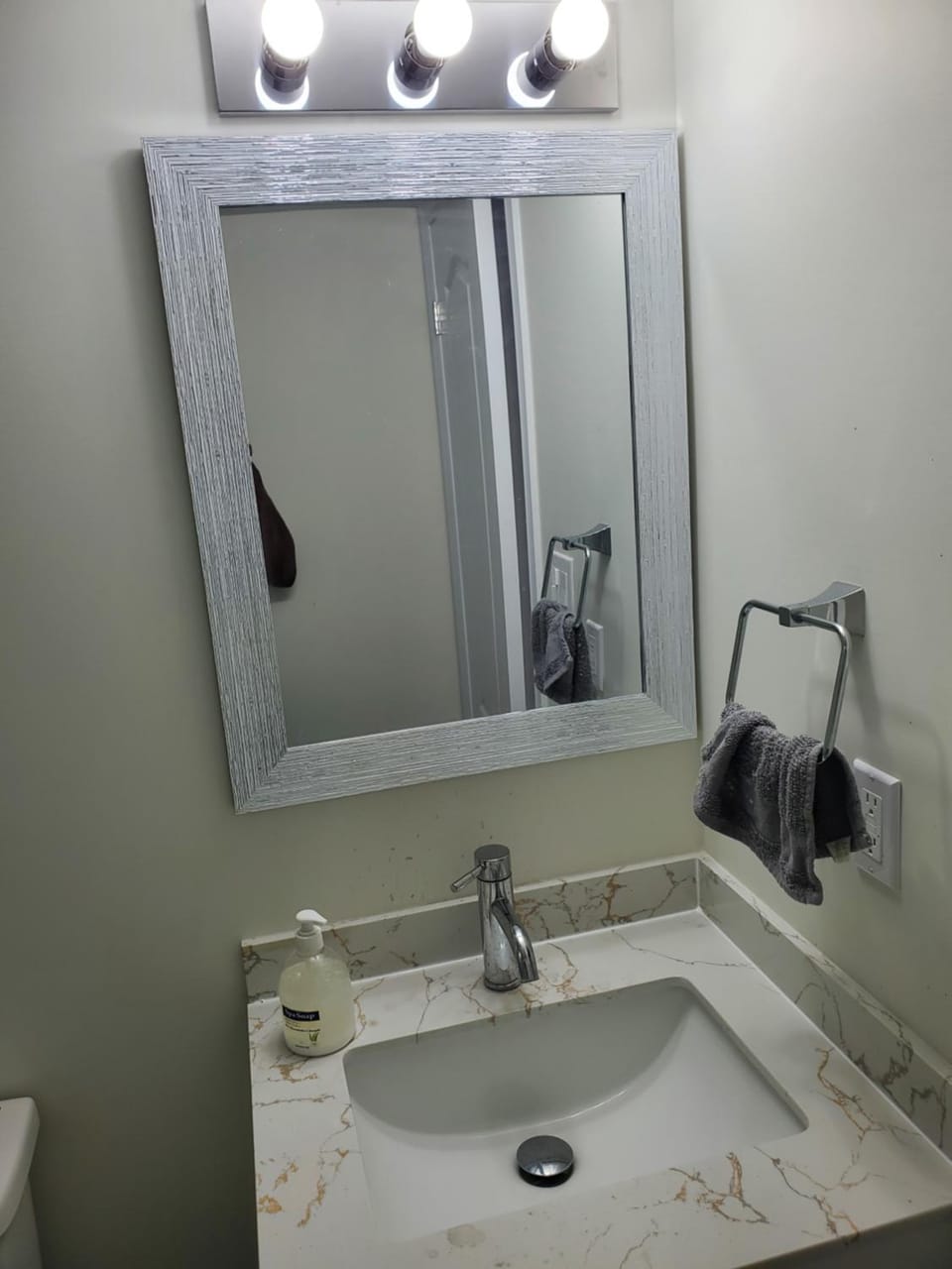 RAESABU GUEST HOUSE Bed and Breakfast in Vaughan