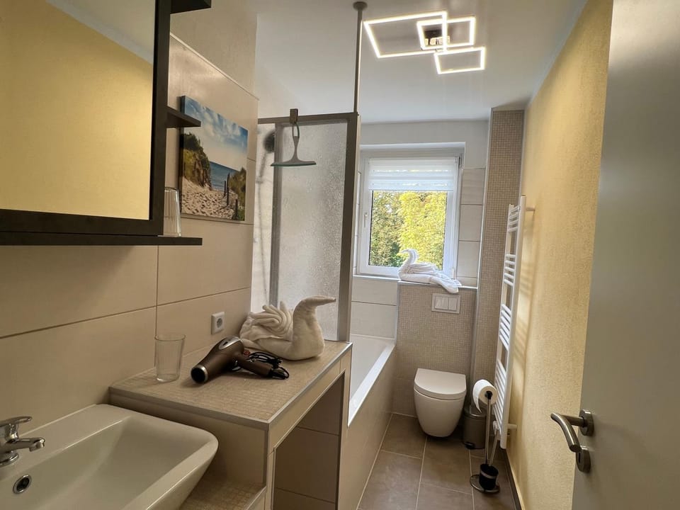 Toilet, Bathroom, Bath, towels