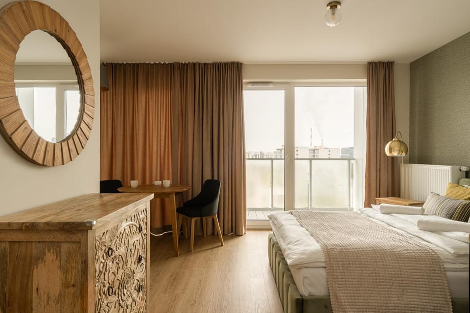 Bed, Living room, Photo of the whole room, Seating area, Bedroom