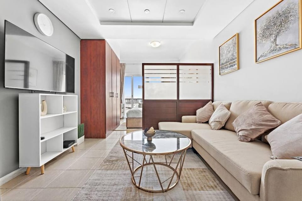 StoneTree - Furnished Studio Near Metro Apartment in Dubai