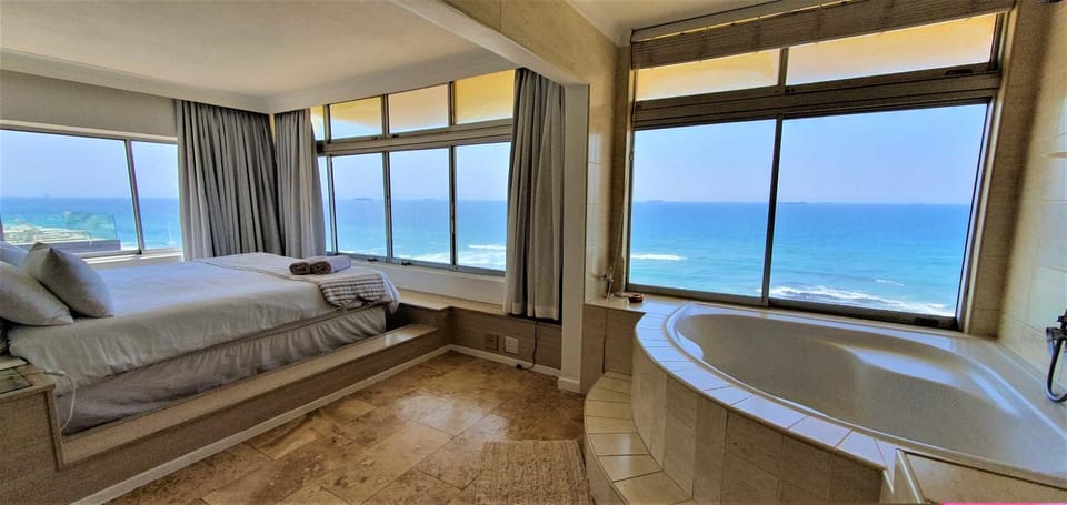 Bed, Bathroom, Photo of the whole room, Bedroom, Sea view, Bath, towels