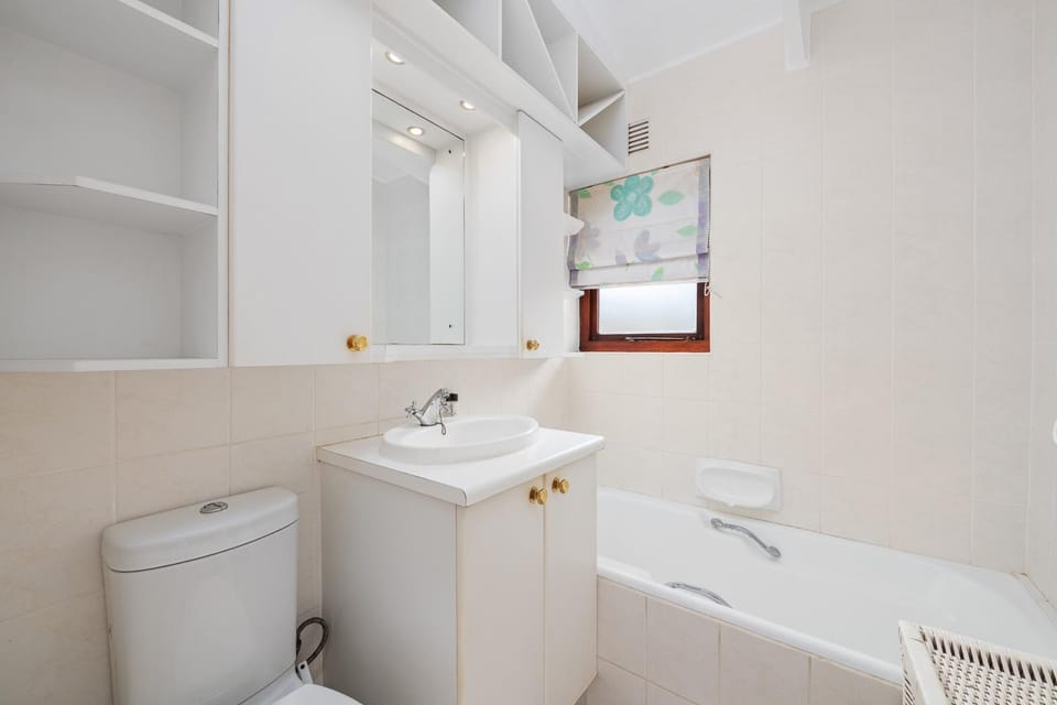 Bathroom, Bath