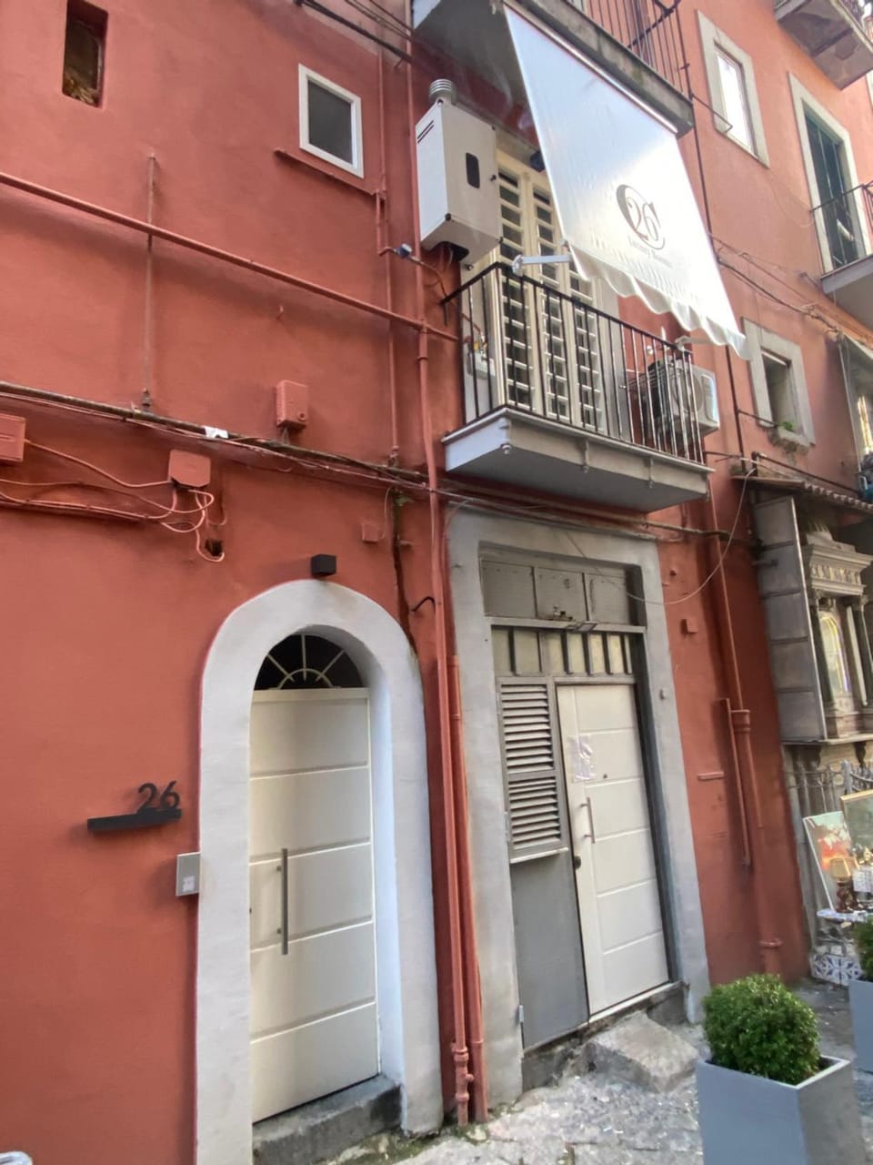 Property building, Day, Street view