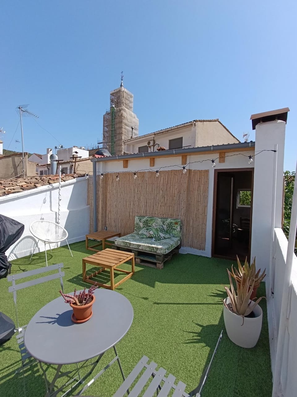 Property building, Patio, Day, View (from property/room), Balcony/Terrace, Dining area, pet friendly