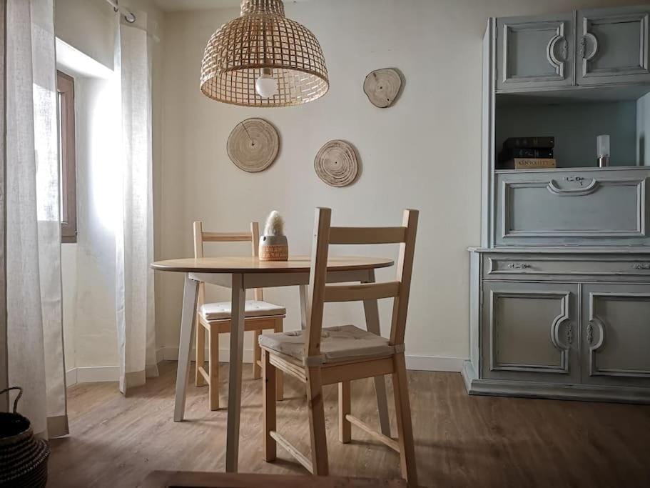 Living room, pet friendly