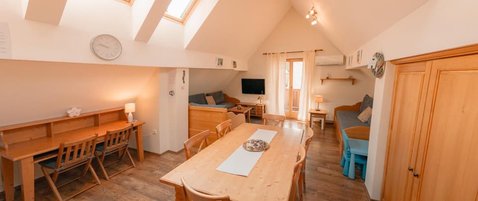 Living room, Dining area