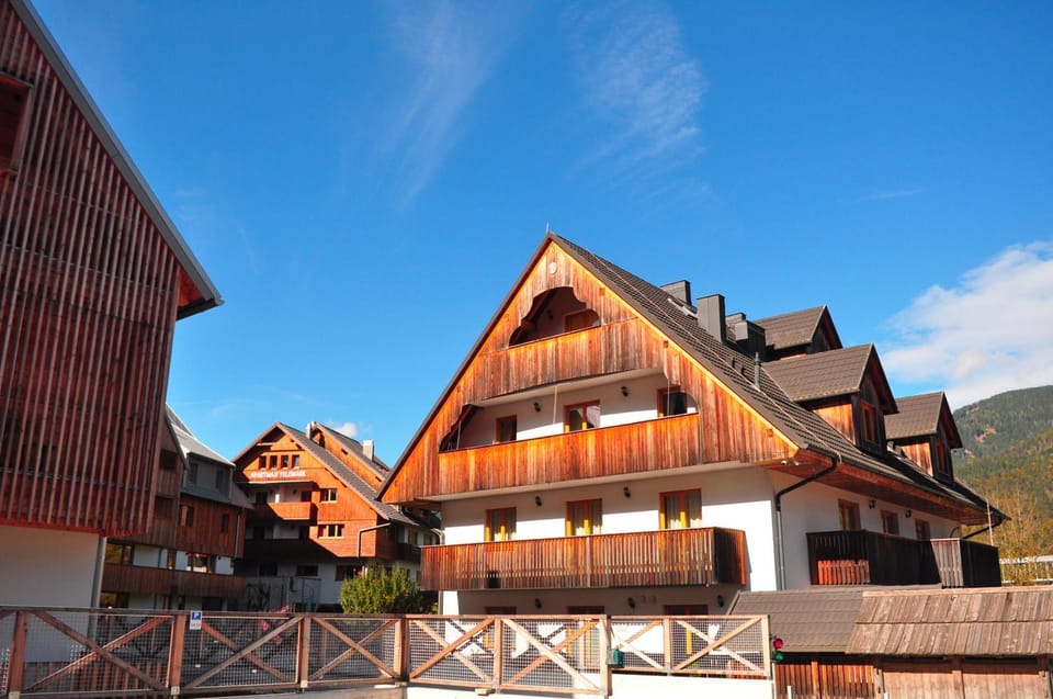 Property building, Day, Neighbourhood, Natural landscape, Mountain view
