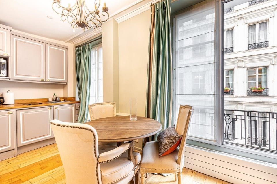 GuestReady - Lux Studio - In Le Marais Apartment in Paris