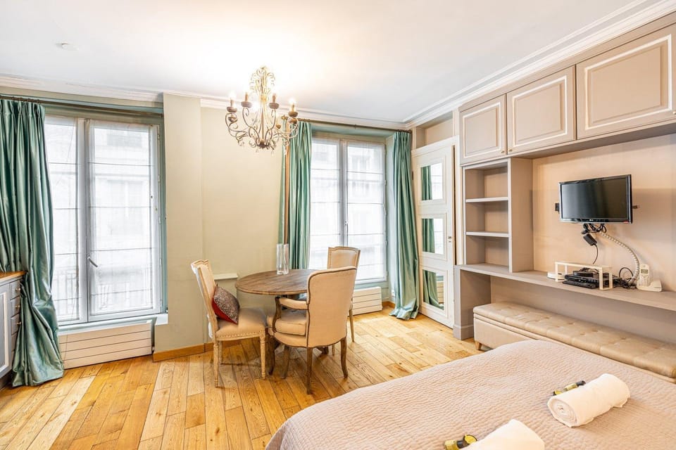 GuestReady - Lux Studio - In Le Marais Apartment in Paris