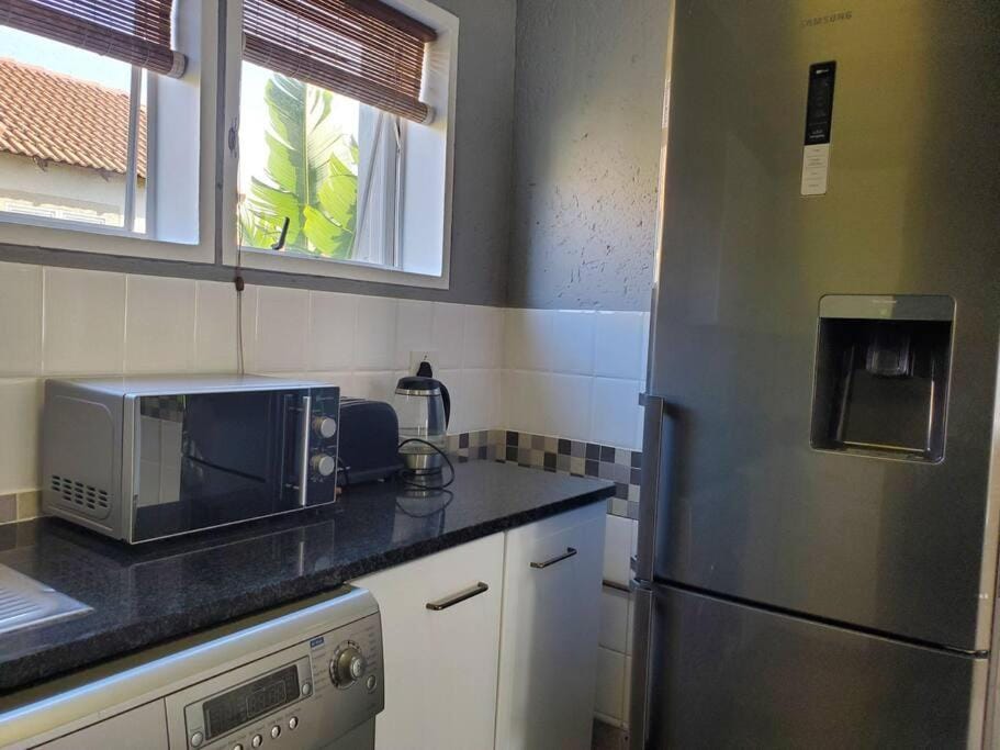 Lovely apartment Back-up power Apartment in Sandton