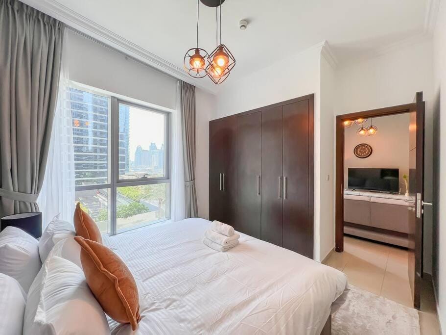 StoneTree - Furnished 1BR near Marina Walk Apartment in Dubai