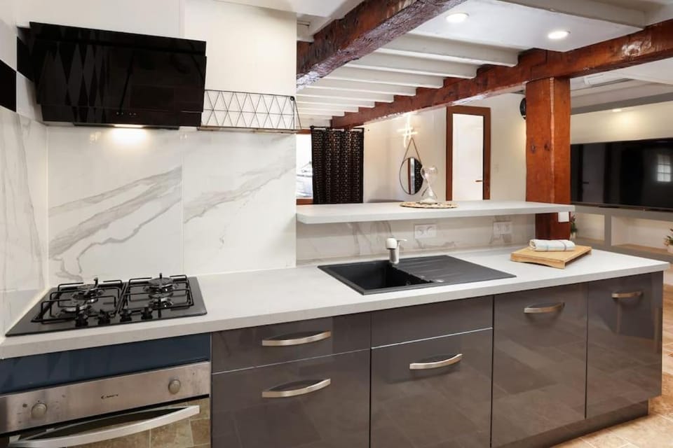 Kitchen or kitchenette, dishwasher, minibar, pet friendly, stove