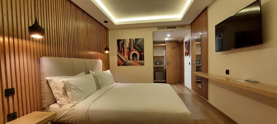 Communal lounge/ TV room, Bed, Photo of the whole room, Evening entertainment, Bedroom, wardrobe