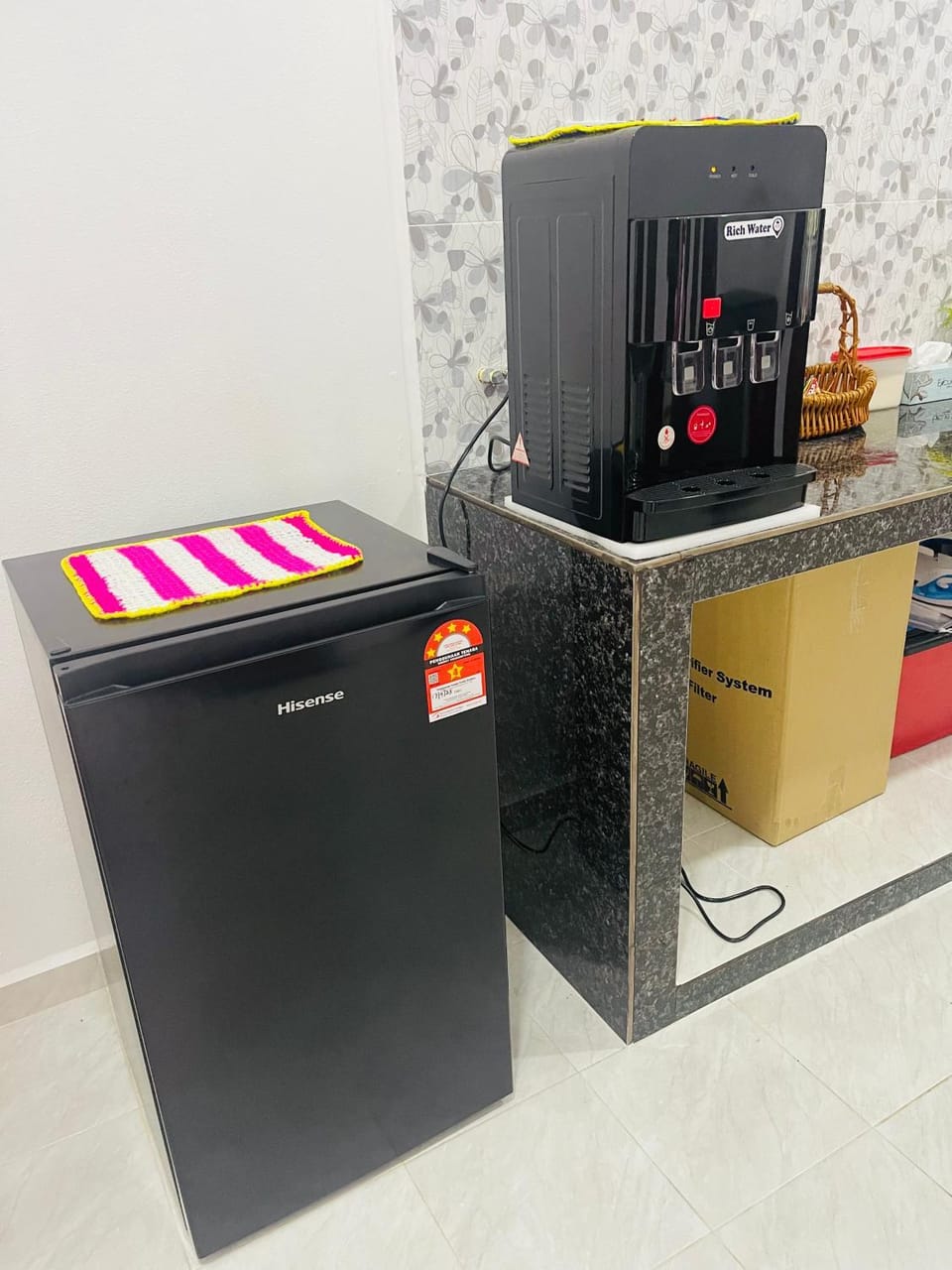 Kitchen or kitchenette
