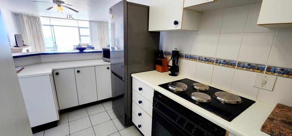 Kitchen or kitchenette, minibar, pet friendly, stove, toaster