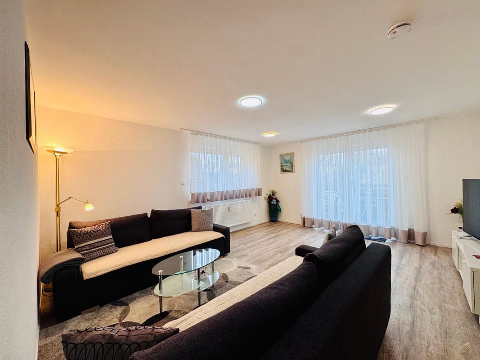 Communal lounge/ TV room, TV and multimedia, Living room