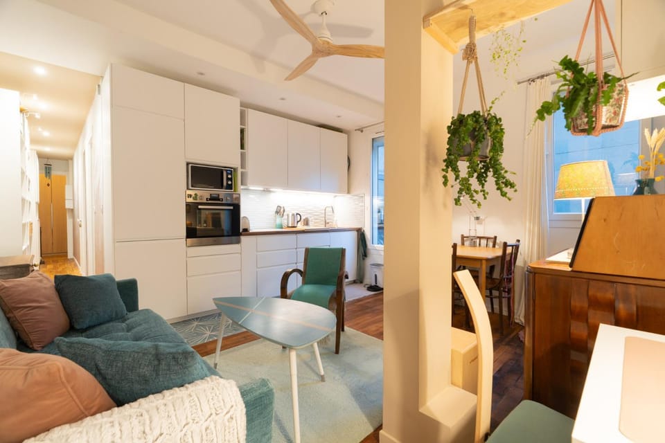 Living room, Seating area, kitchen