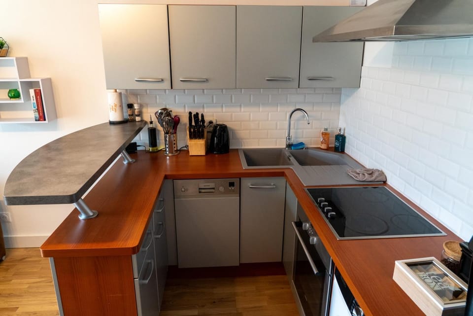 dishwasher, pet friendly, stove