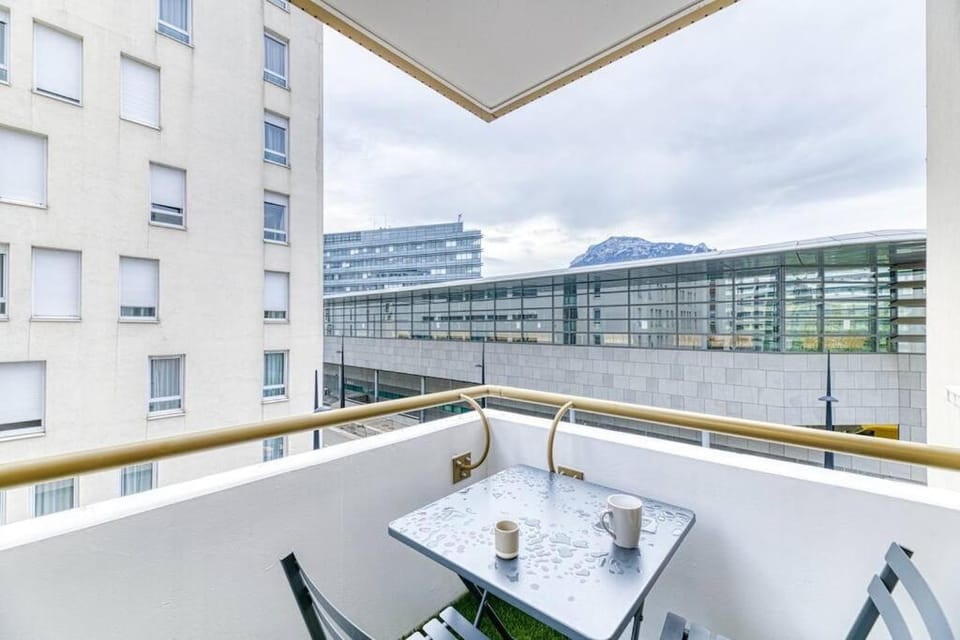 Quartier Gare, 2 personnes, wifi fibre, balcon Apartment in Grenoble