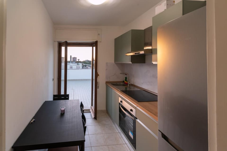 Kitchen or kitchenette, Dining area, kitchen