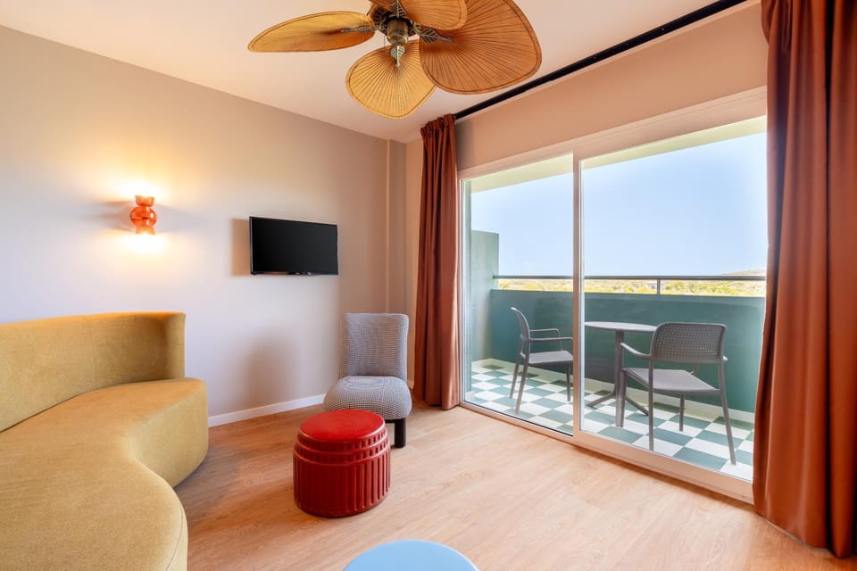 View (from property/room), Balcony/Terrace, Photo of the whole room