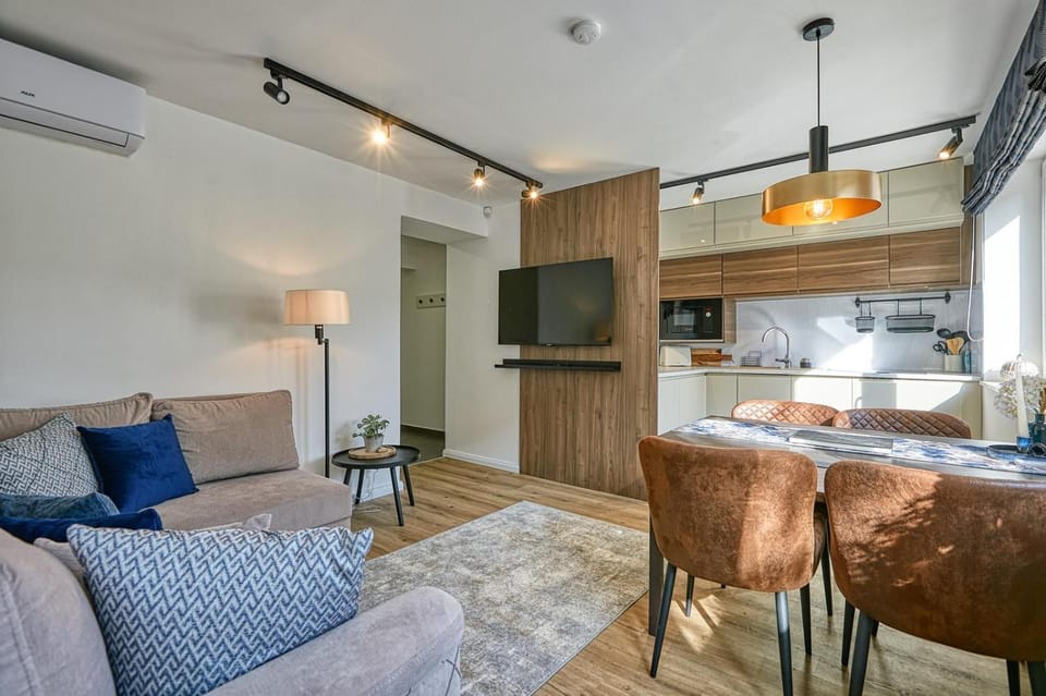 Kitchen or kitchenette, Living room, Seating area, Dining area, minibar, stove