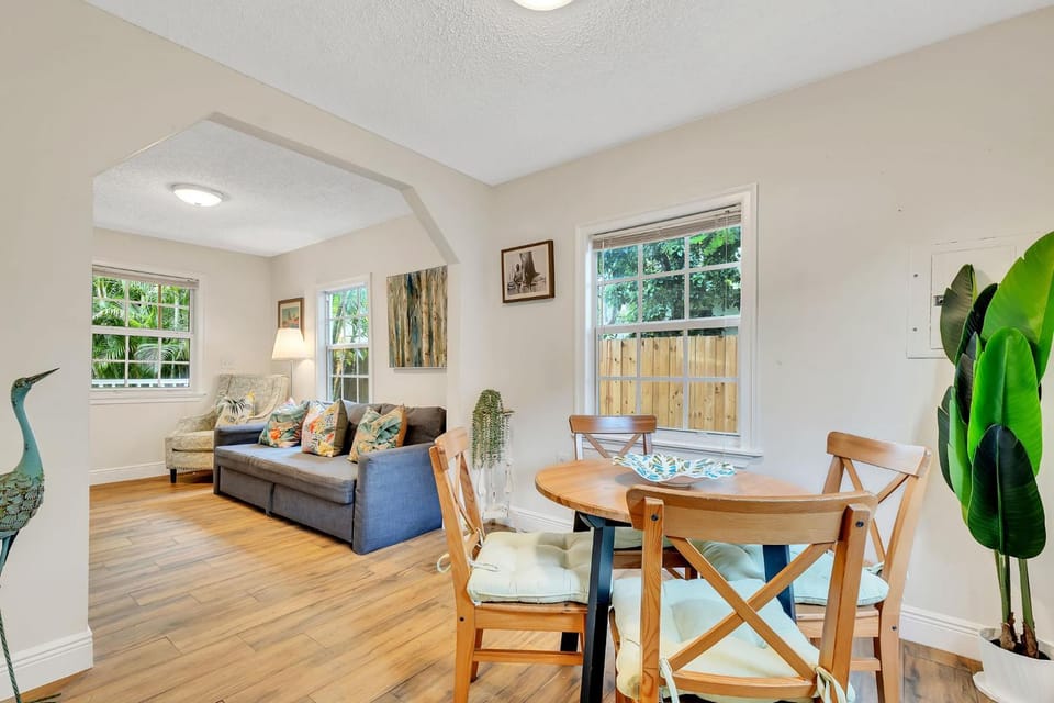 Living room, Seating area, Dining area