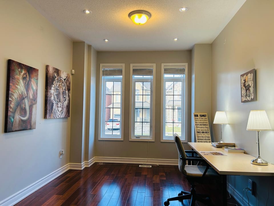 Spacious 5BR Home for Families & Business Travelers House in Ajax