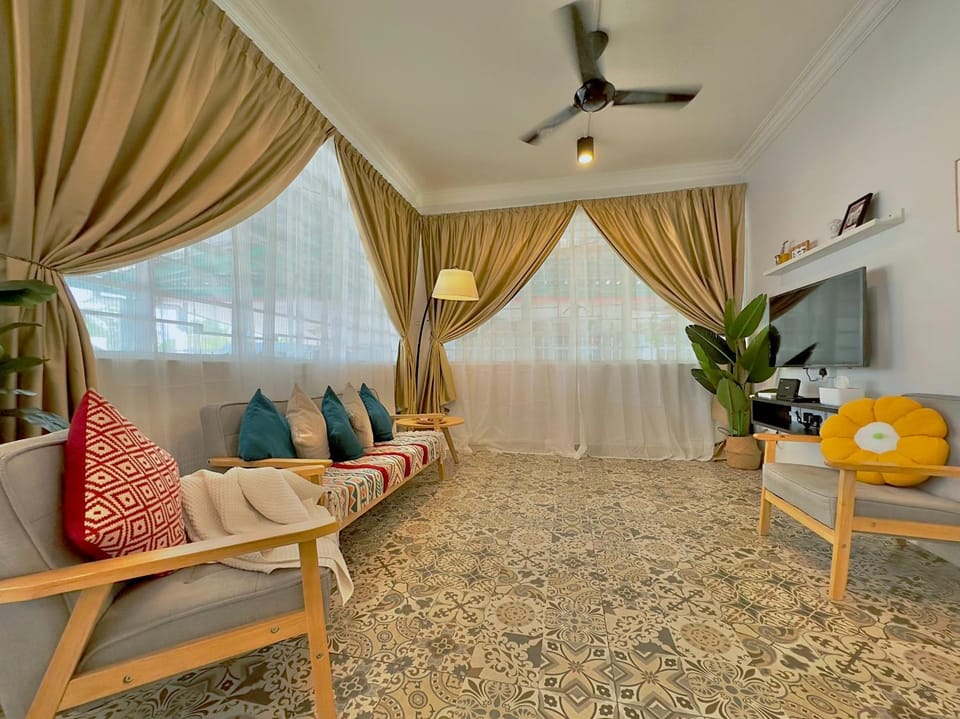 TV and multimedia, Living room, Seating area, fireplace, air conditioner