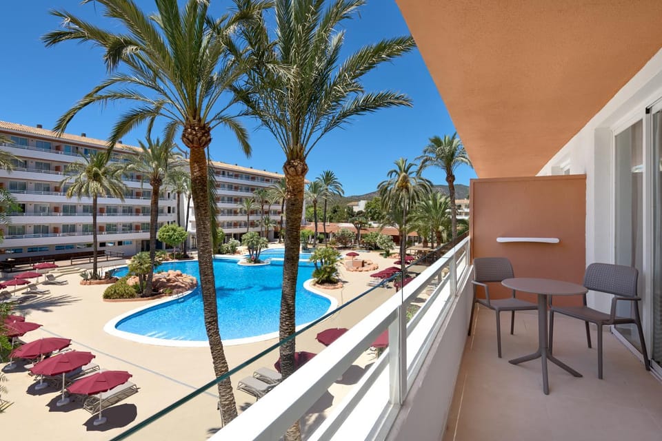 Balcony/Terrace, Pool view