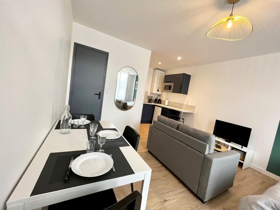 Living room, Dining area