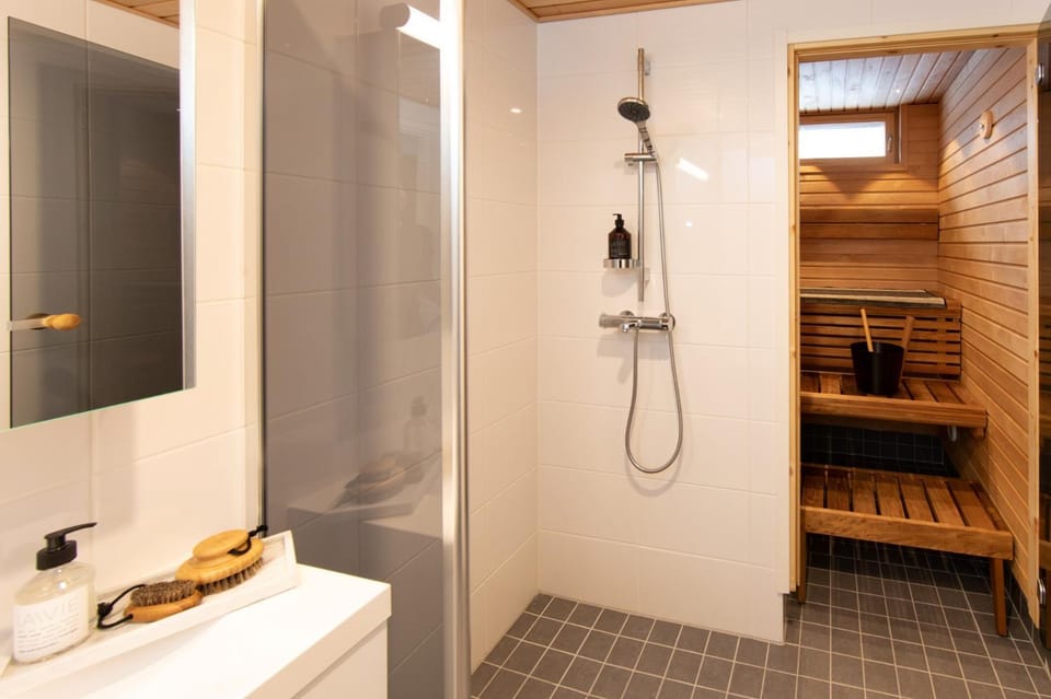 Shower, Sauna, Sauna, Bathroom