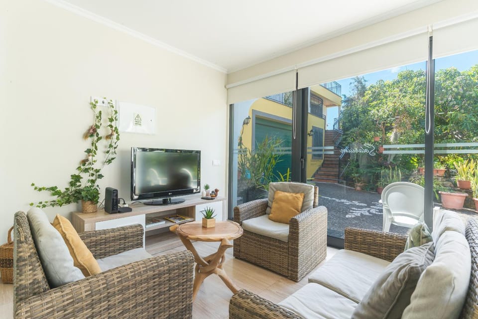 Communal lounge/ TV room, Living room